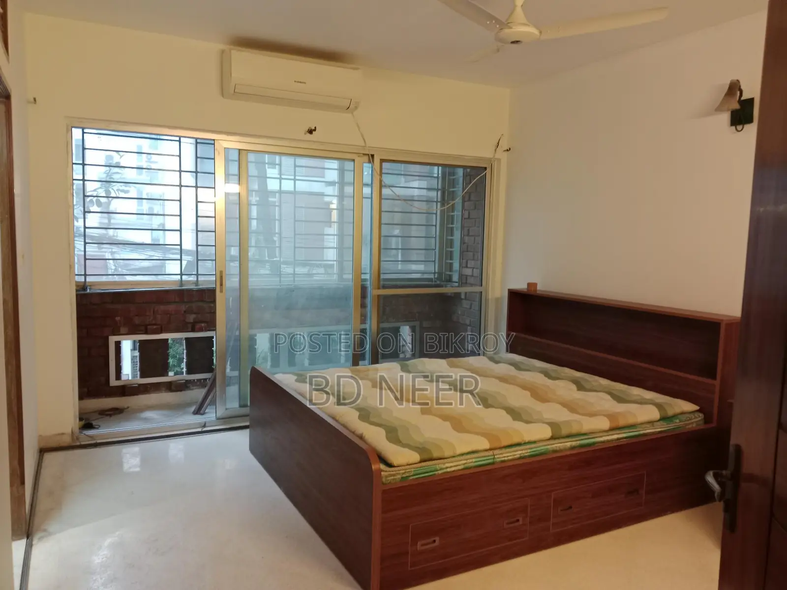 Duplex semi furnish 4 Bed room apt rent in banani North
