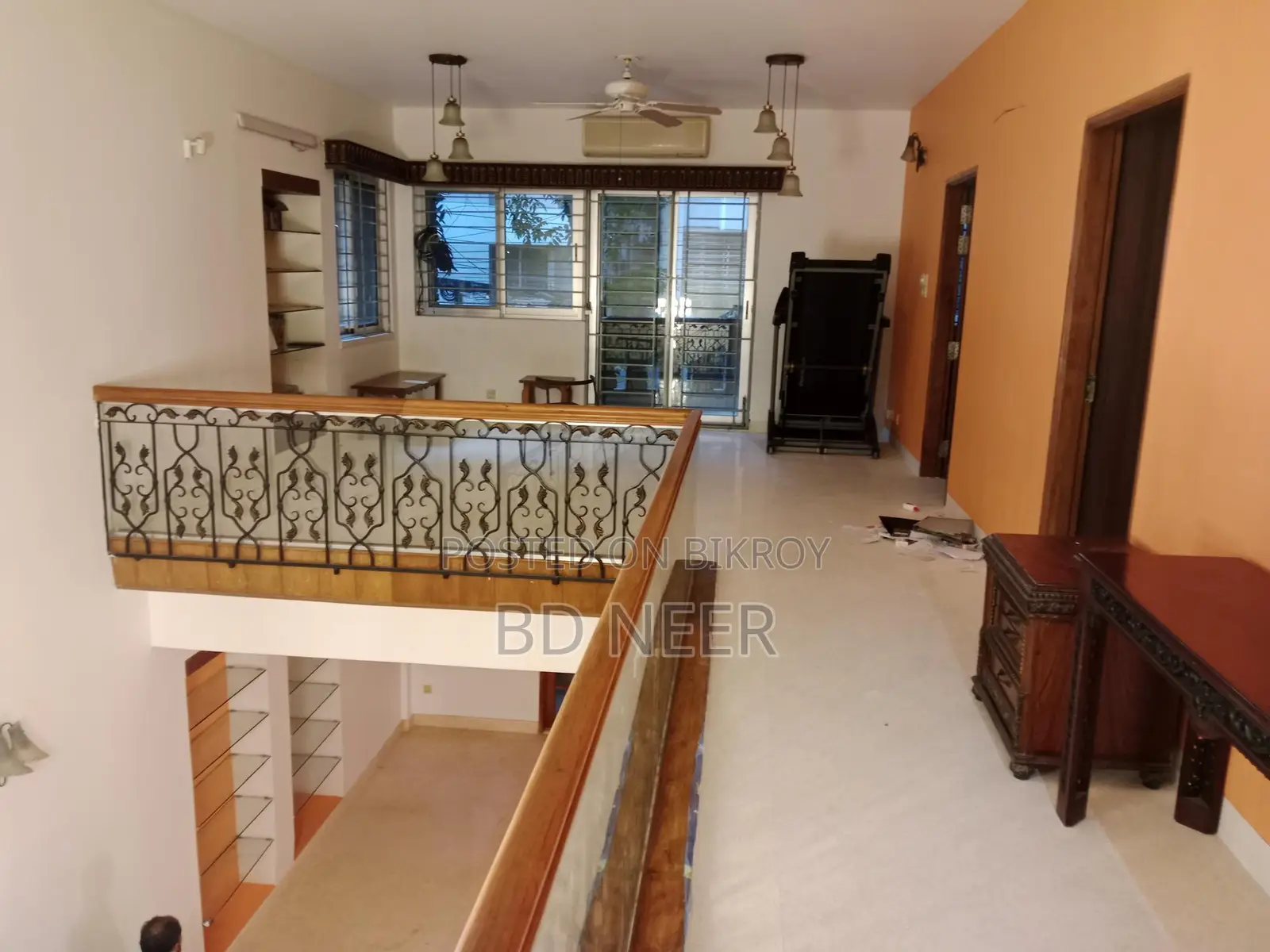 Duplex semi furnish 4 Bed room apt rent in banani North