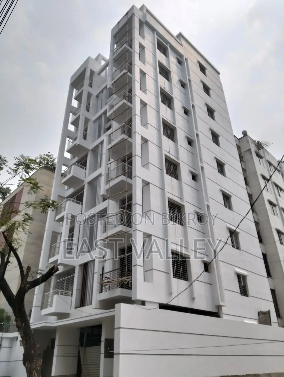বসুন্ধরা আর/এ, ঢাকা-১২২৯ এ ১৫০০ বর্গফুটের ফ্ল্যাট বিক্রয় হবে (প্রায় প্রস্তুত)