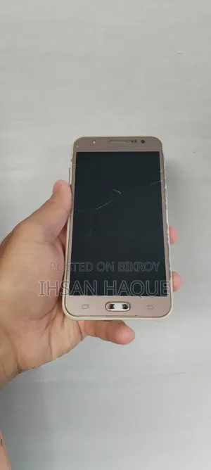Samsung Galaxy J5 8 GB Gold