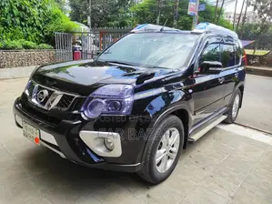 নিসান এক্স-ট্রেইল এক্সটিটি লেদার সানরুফ ২০১২