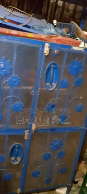 স্টীল এর রেক বড় সাইজ