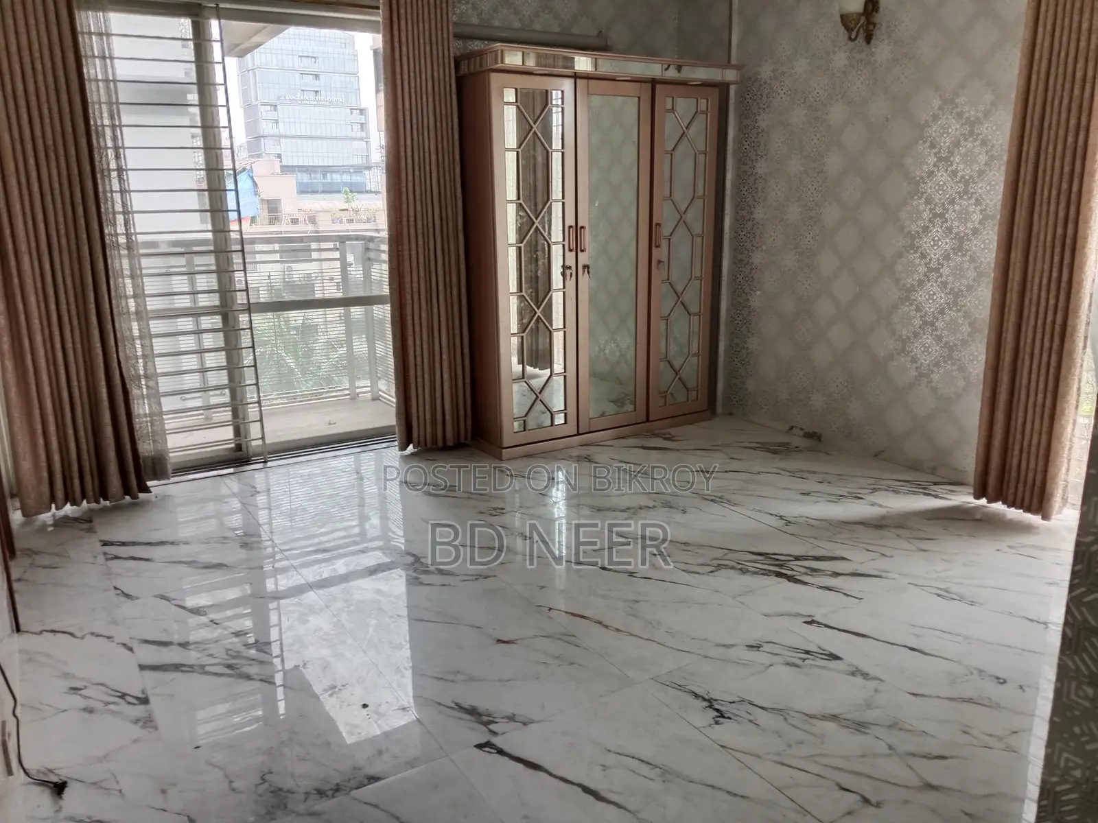 বনানী নর্থে অত্যন্ত সুন্দর সেমি-ফার্নিশড ৪ বেডরুমের অ্যাপার্টমেন্ট পাওয়া যাচ্ছে