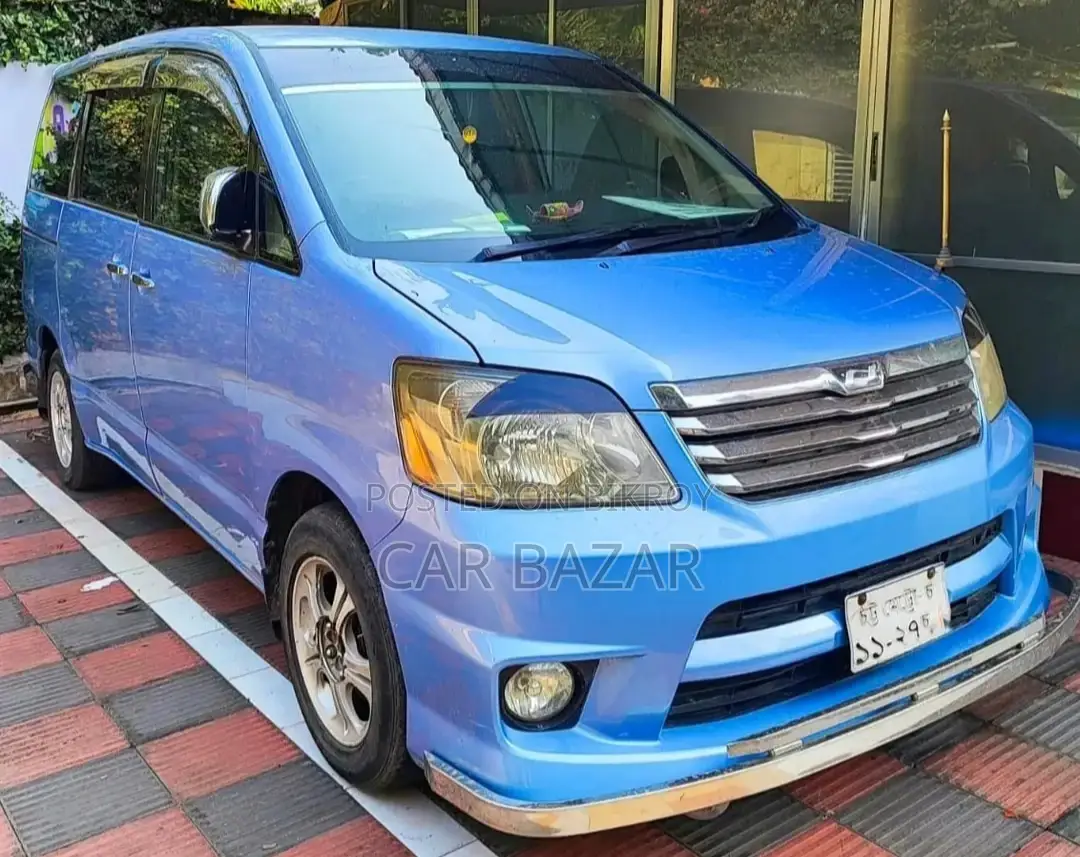 Toyota Noah S GRADE SKY BLUE 2003