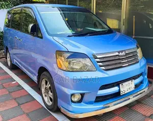 Toyota Noah S GRADE SKY BLUE 2003