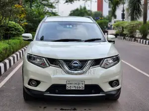 Nissan X-Trail ৭ সিট অক্টেন ড্রাইভ ২০১৪