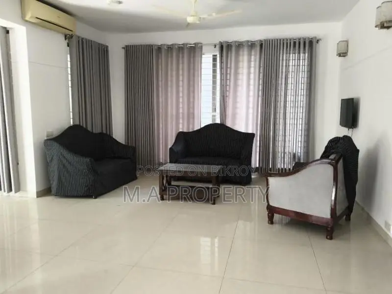 ফুল ফার্নিশড ৩-বেডরুম ২২০০ বর্গফুট গুলশান নর্থ