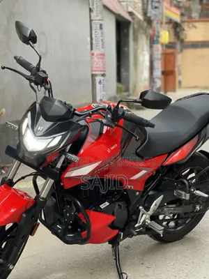 New Hero Thriller 160R 2025 Red