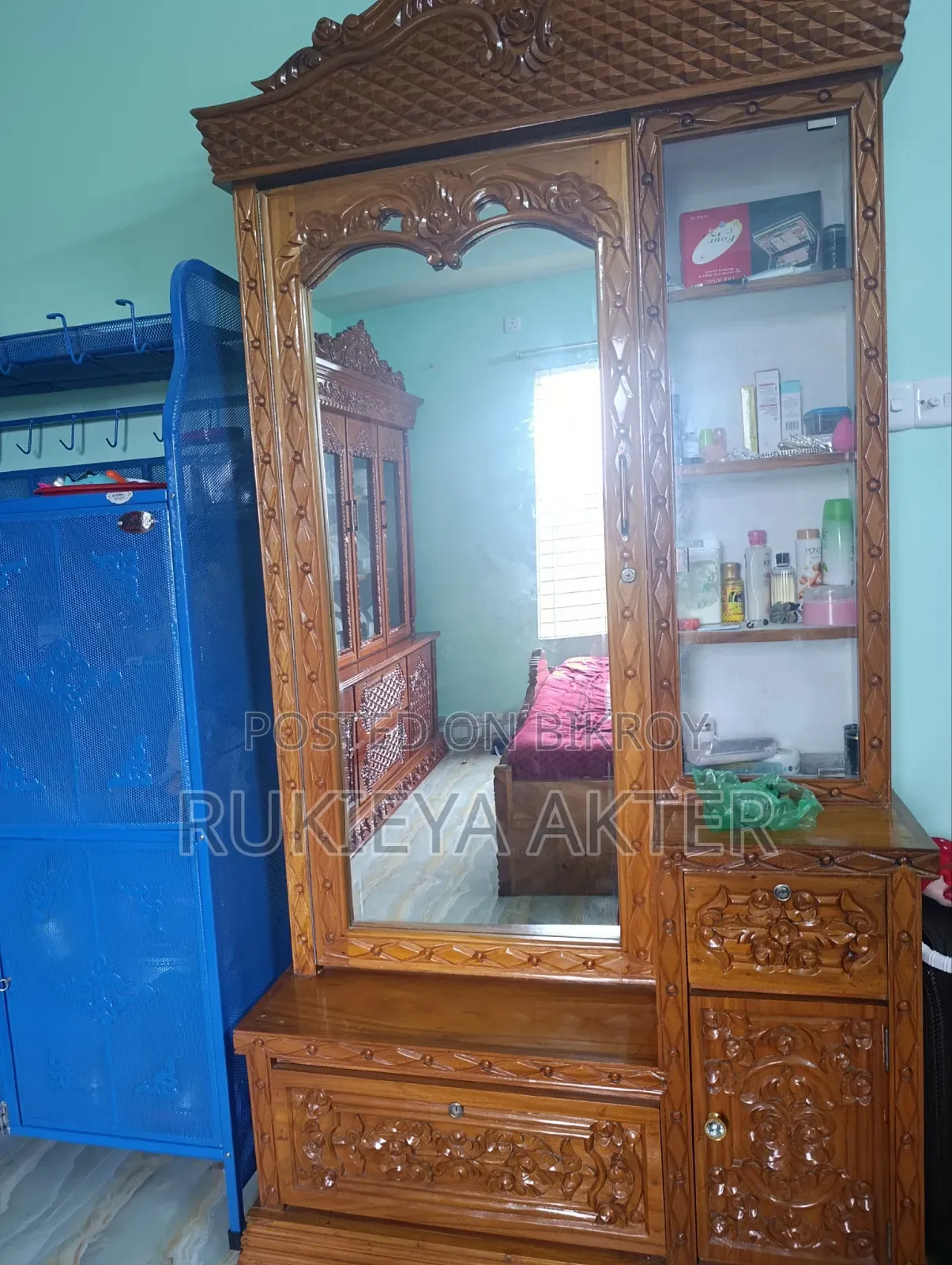 একটি রোড সিরিজ কার্ডের ড্রেসিং টেবিল