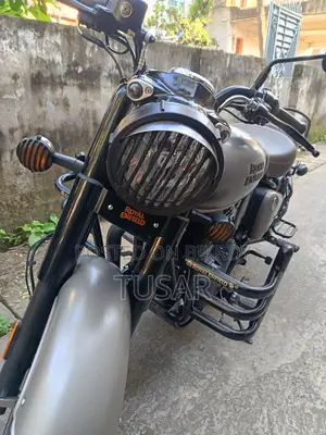 Royal Enfield Classic 350 2025 Black