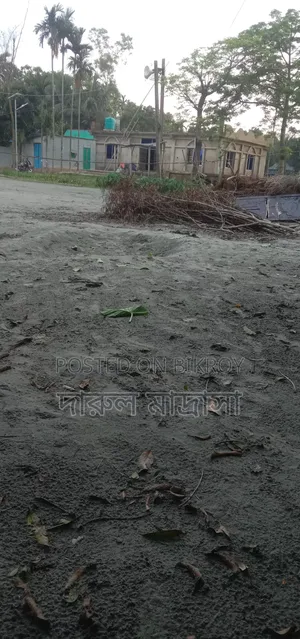 বাড়ি করার জমি