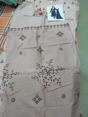 আনস্টিচড ফুল এমব্রয়ডারি ওয়ার্ক সফট লিনেন কটন ৩ পিস