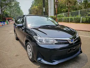 নতুন টয়োটা করোলা ফিল্ডার ১.৫ হাইব্রিড এফডব্লিউডি ২০২২ কালো