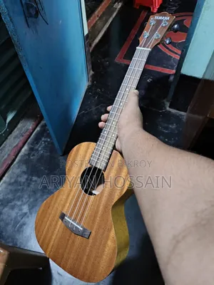 Yamaha 26" Ukulele Guitar