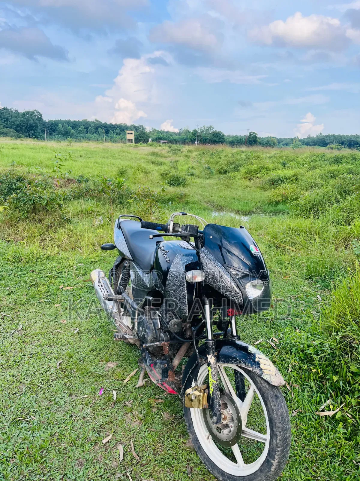 বাজাজ পালসার ১৫০ ২০২১ ব্ল্যাক