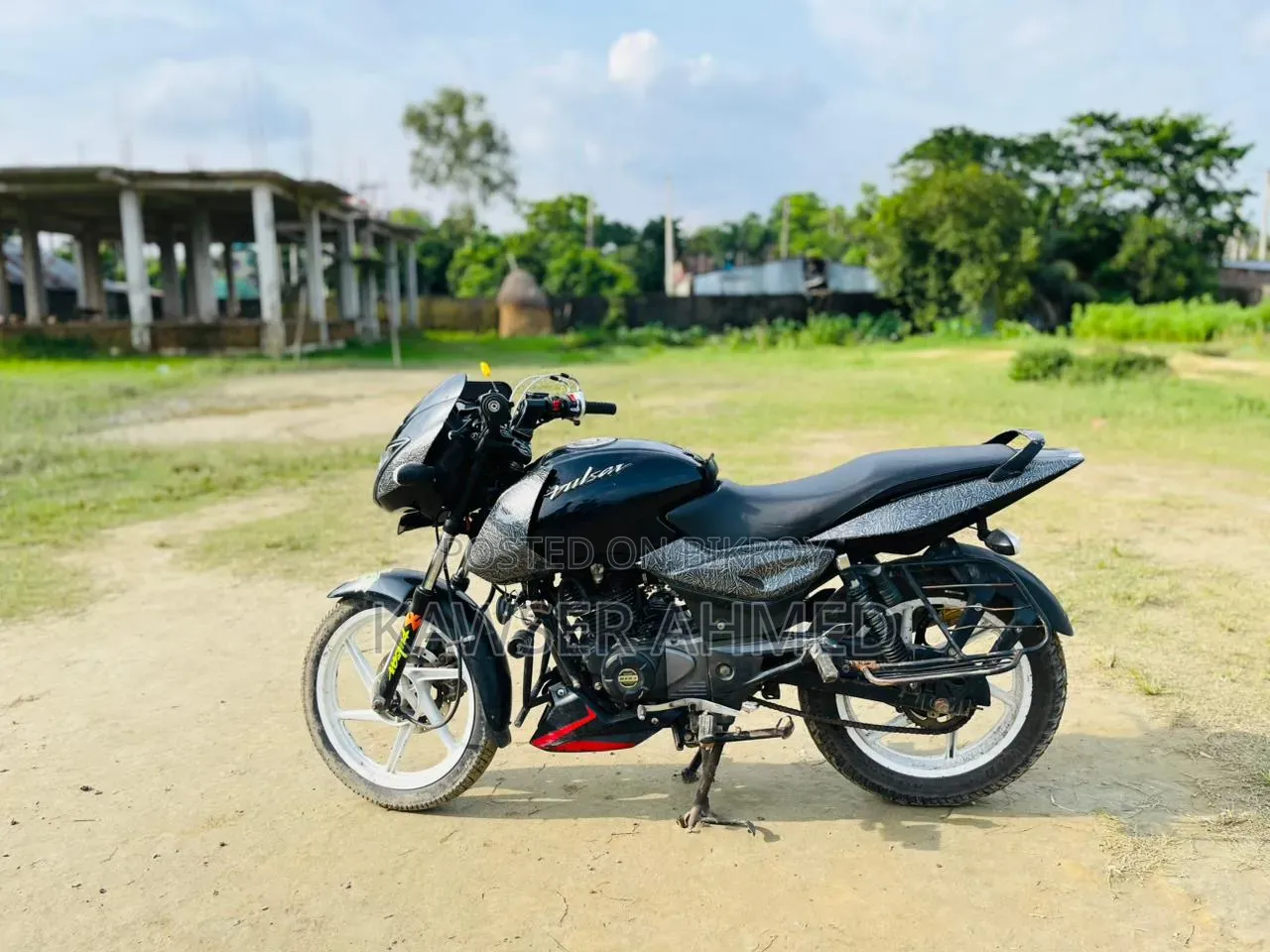 বাজাজ পালসার ১৫০ ২০২১ ব্ল্যাক