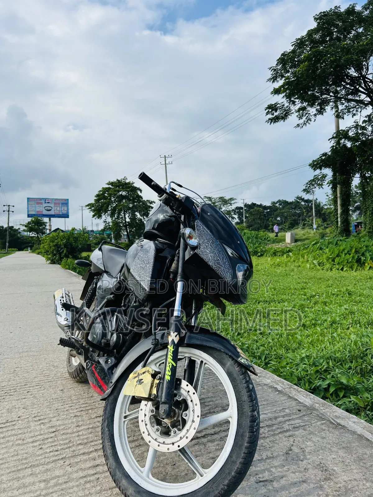 বাজাজ পালসার ১৫০ ২০২১ ব্ল্যাক