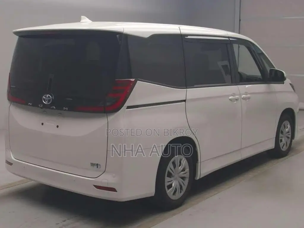 Toyota Noah 2022 Pearl