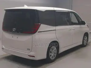 Toyota Noah 2022 Pearl