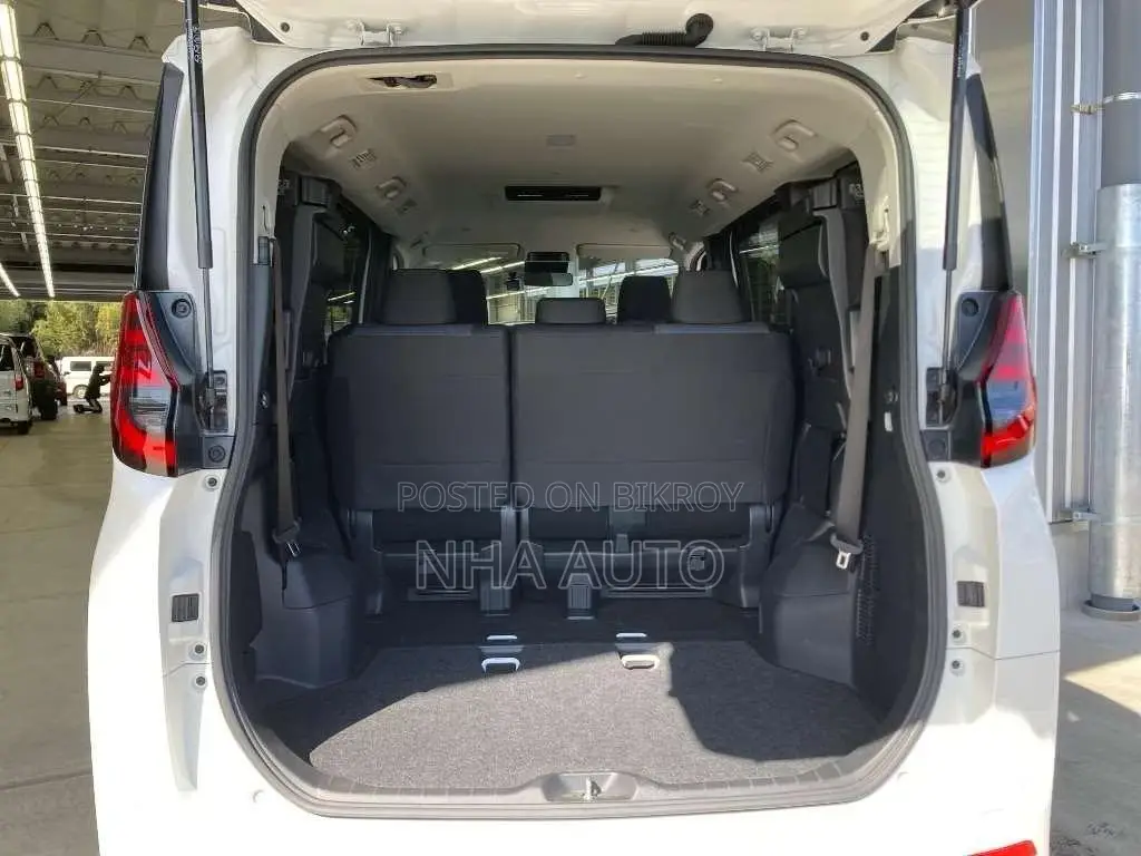 Toyota Noah 2022 Pearl