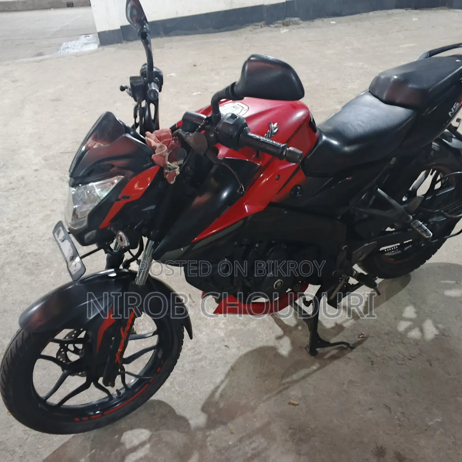 বাজাজ পালসার এনএস ১৬০ ২০১৮ রেড