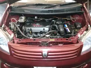 Toyota Raum 2005 Red