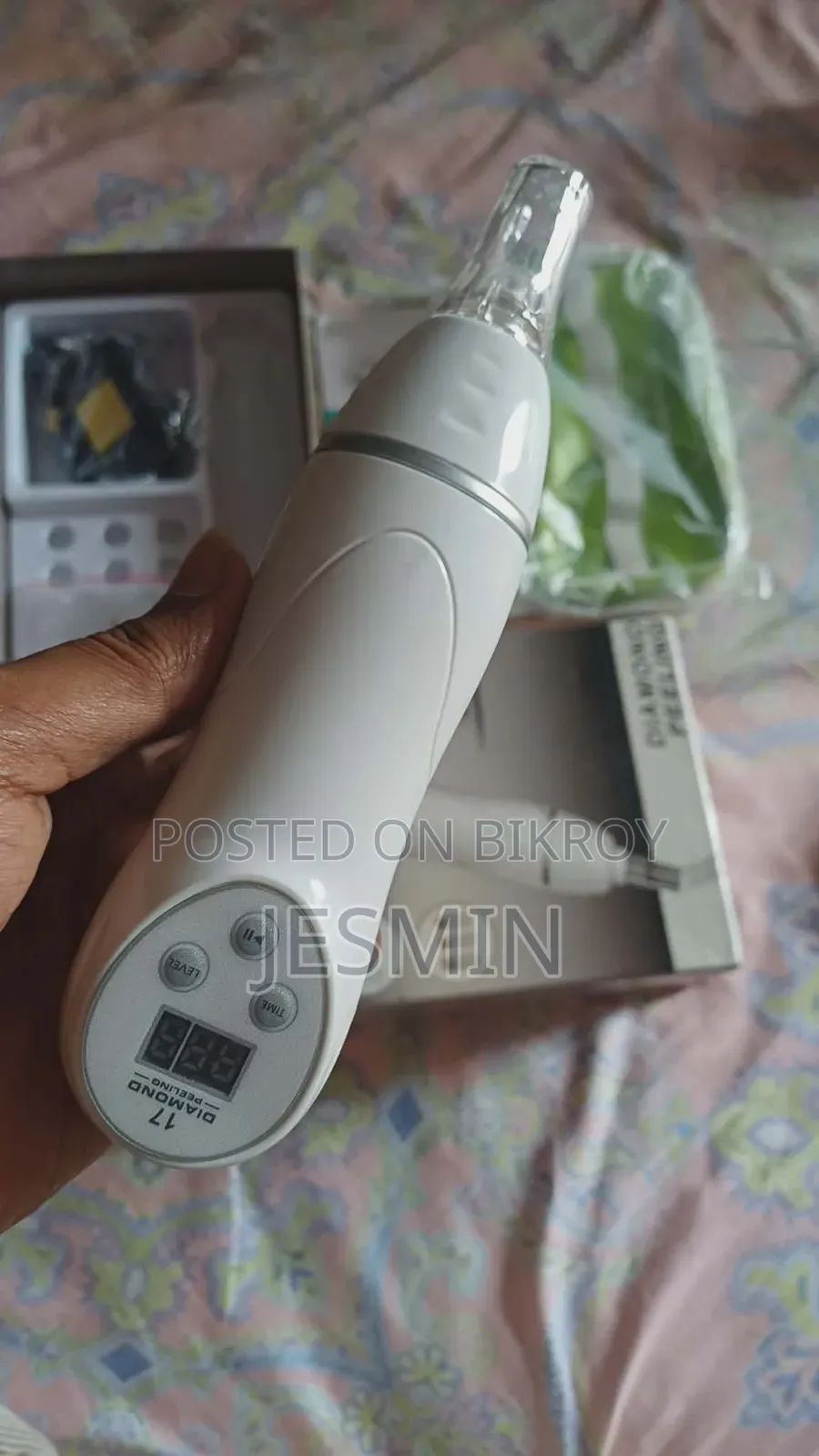 Portable Diamond Dermabrasion Machine (Model: Nv-17)