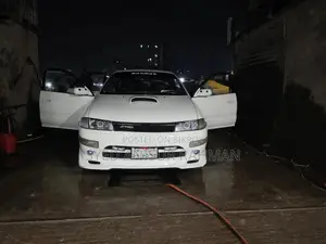 টয়োটা কারিনা ১৯৯৪ সাদা