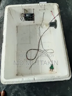 ইনকুবেটর মেশিন