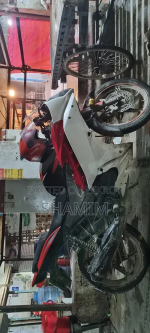 Honda CBR ২০১৩ কালো