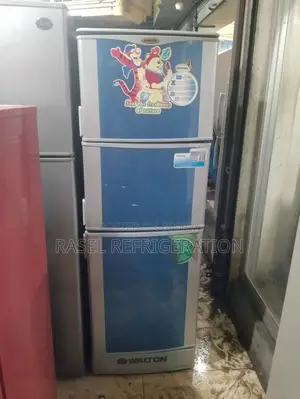 16 Cubic Feet Walton refrigerator. 15 days replacement warranty.
