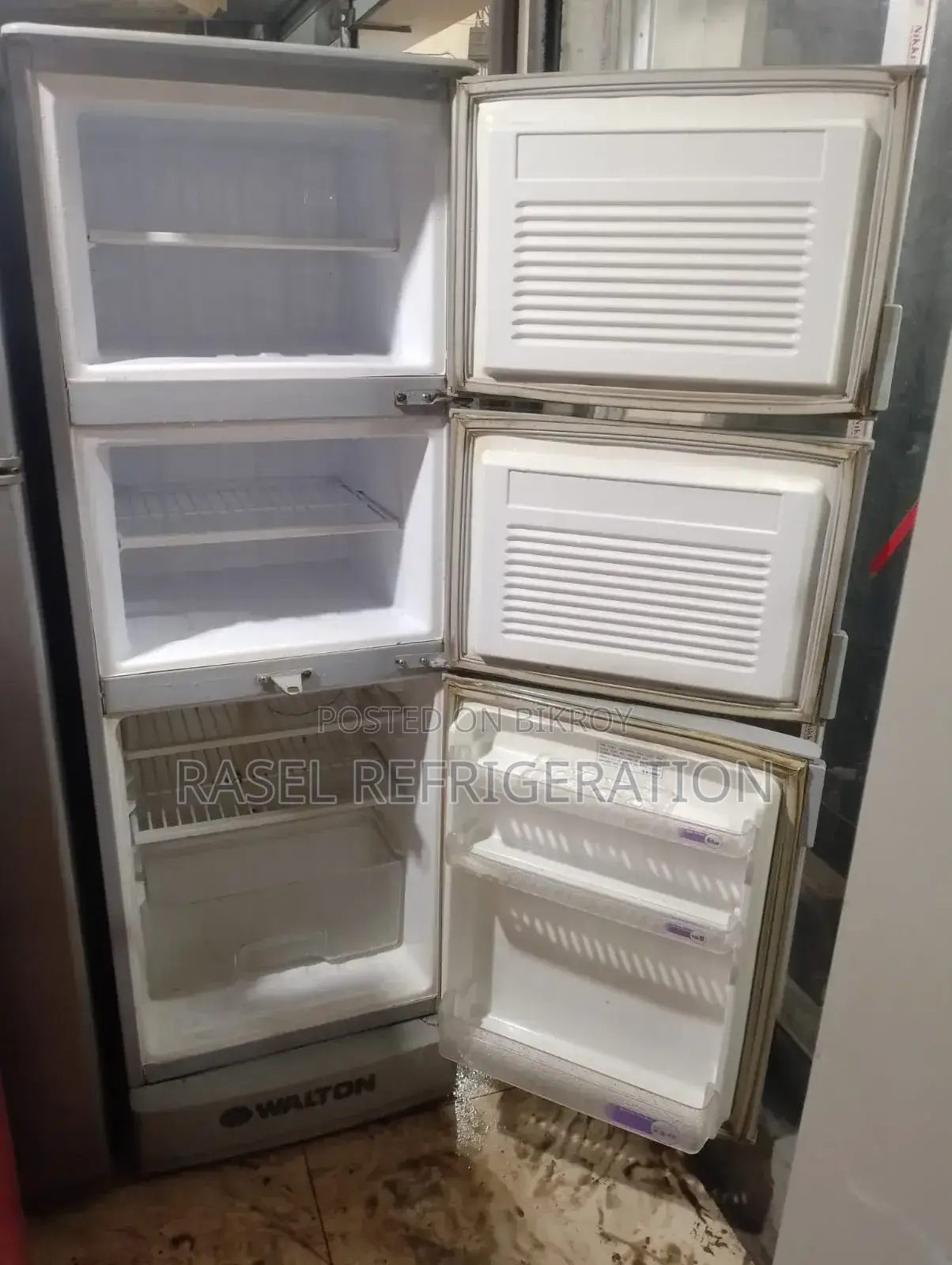 16 Cubic Feet Walton refrigerator. 15 days replacement warranty.