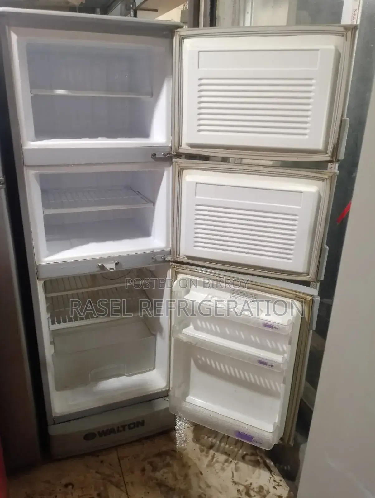 16 Cubic Feet Walton refrigerator. 15 days replacement warranty.