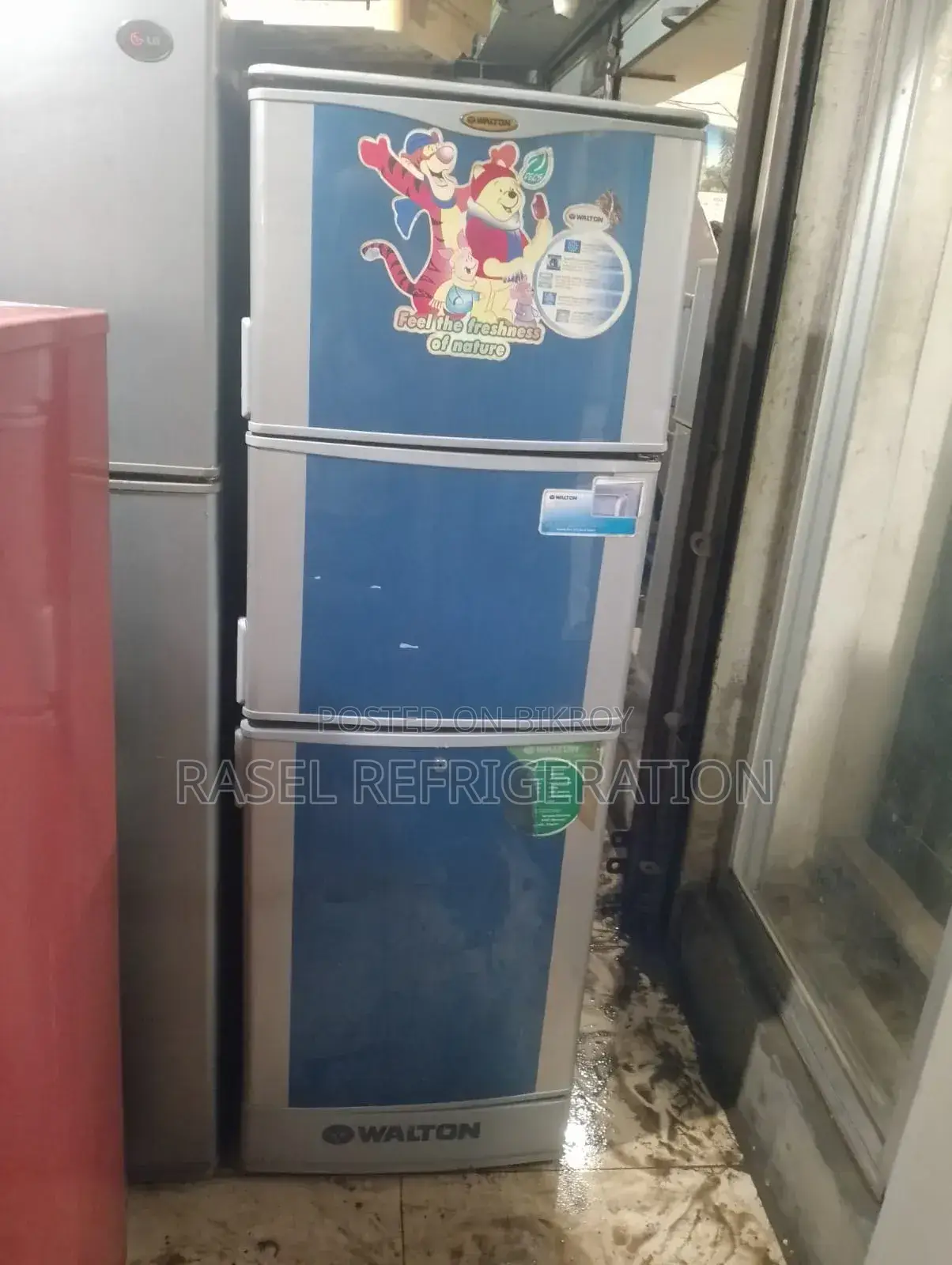 16 Cubic Feet Walton refrigerator. 15 days replacement warranty.
