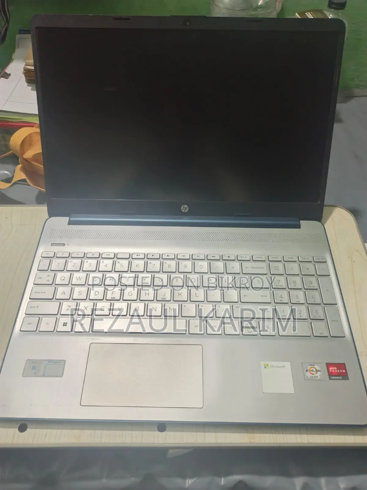 Laptop HP 15 8GB AMD Ryzen SSHD+SSD 256GB