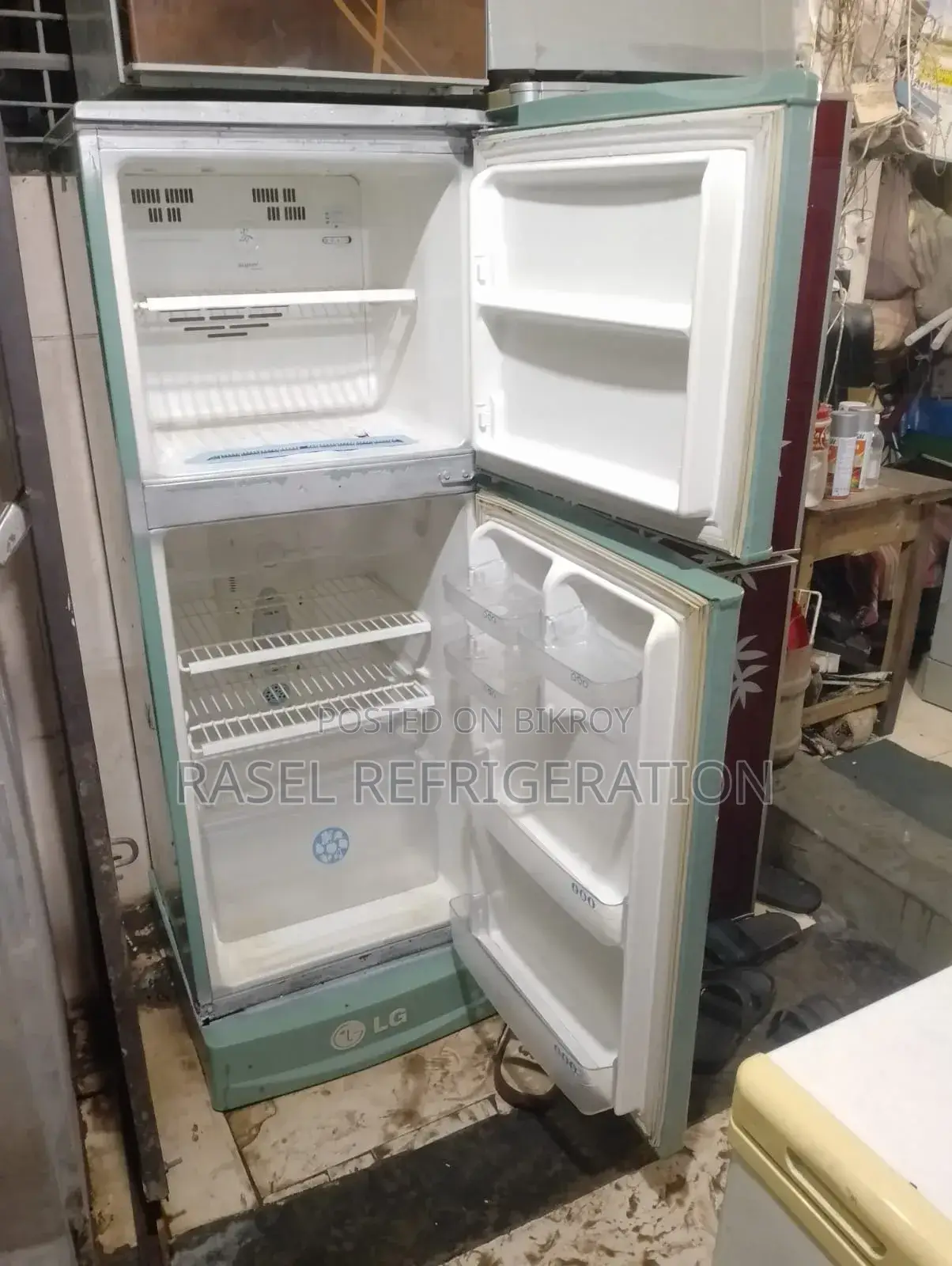 12.5 Cubic Feet LG Non-Frost refrigerator. 15 days replacement warranty.