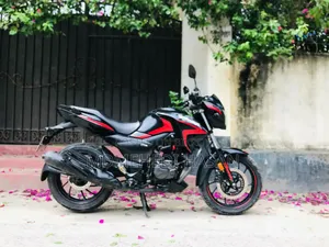 Hero Hunk 150R Xtec 2021 Black