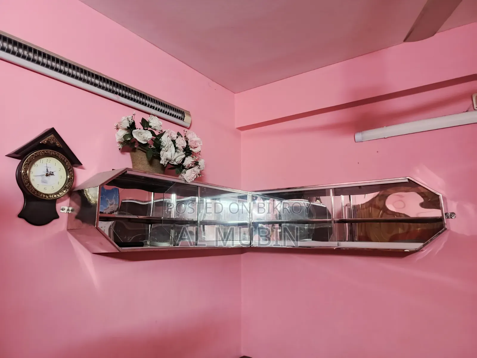 ওয়াল শেলফ