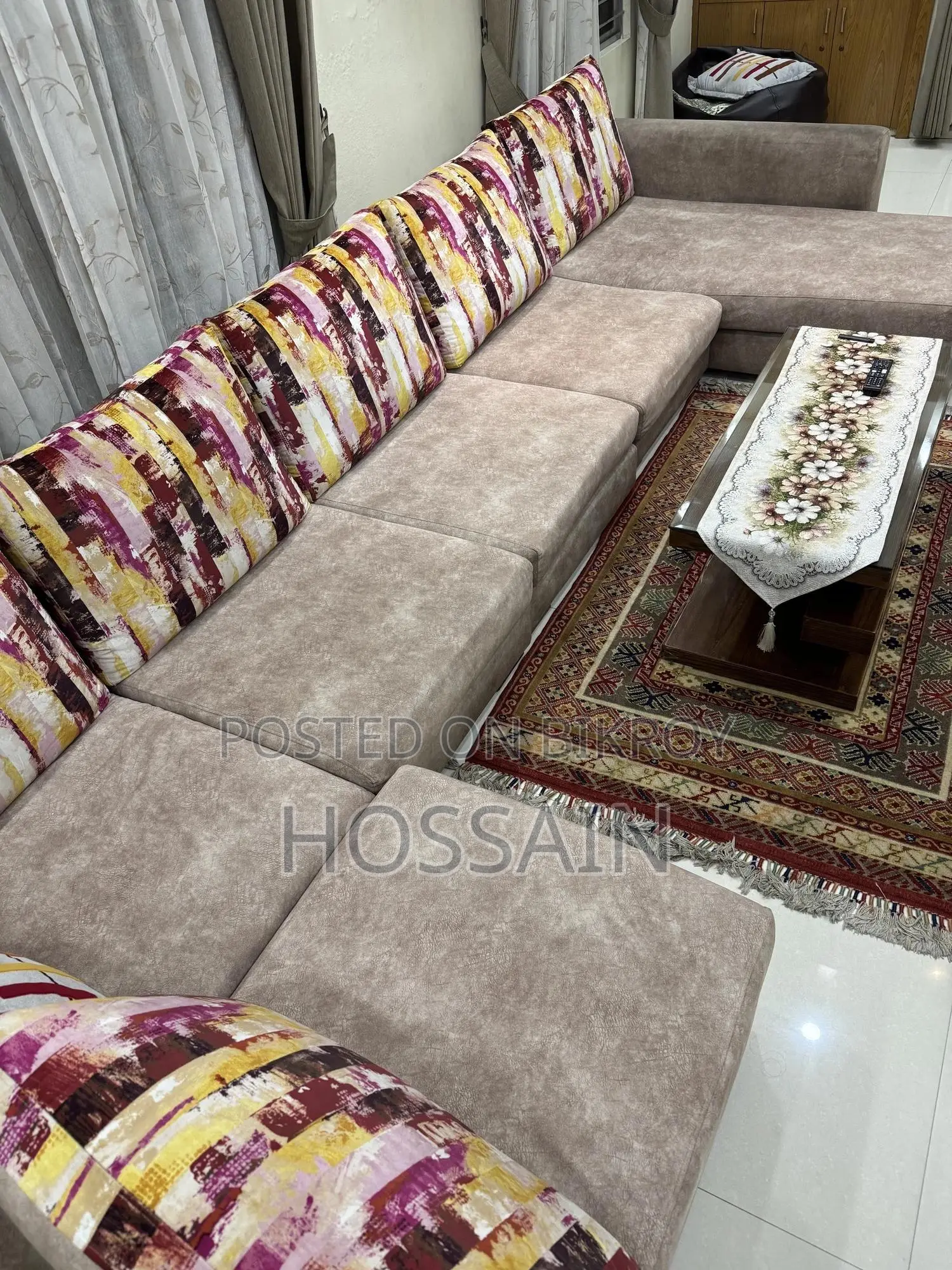 Living Room Sofa (Hatil)