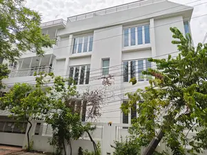 নিকুঞ্জ-১ এ চমৎকার অফিস স্পেস ভাড়া