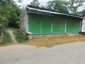 রানিং তিনটি দোকান সহ জমি বিক্রয় করা হবে