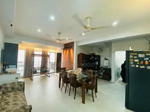 Furnished 4bdrm Apartment in Bashundhara, Basundhara for Sale
