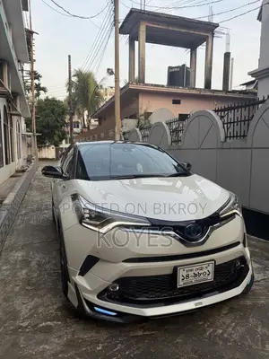 Toyota C-Hr 2018 পার্ল