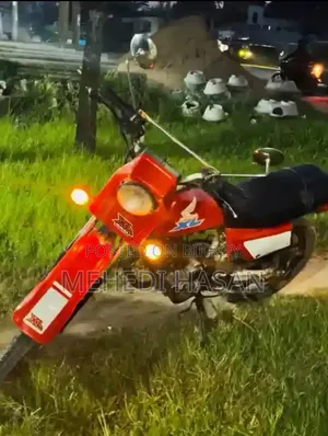 Honda XL 125 1981 Red