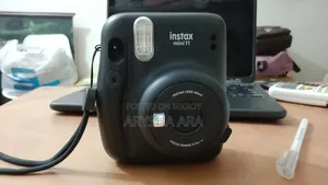 Instax Mini 11 পোলারয়েড ক্যামেরা