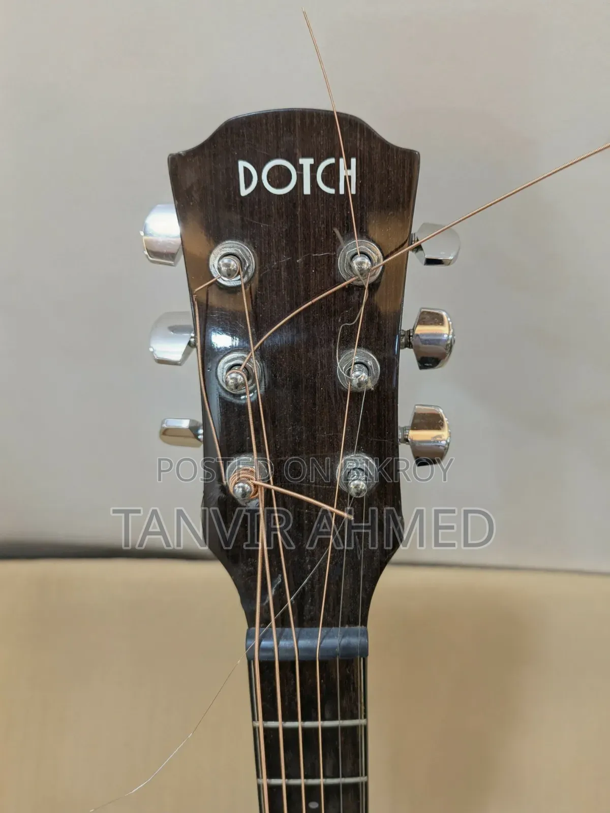 Dotch গিটার