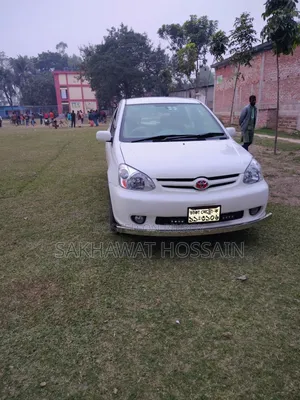 টয়োটা প্ল্যাটজ ২০০৫ পার্ল