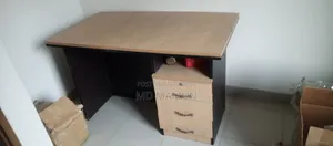 অফিস এবং বাড়ির পড়ার টেবিল