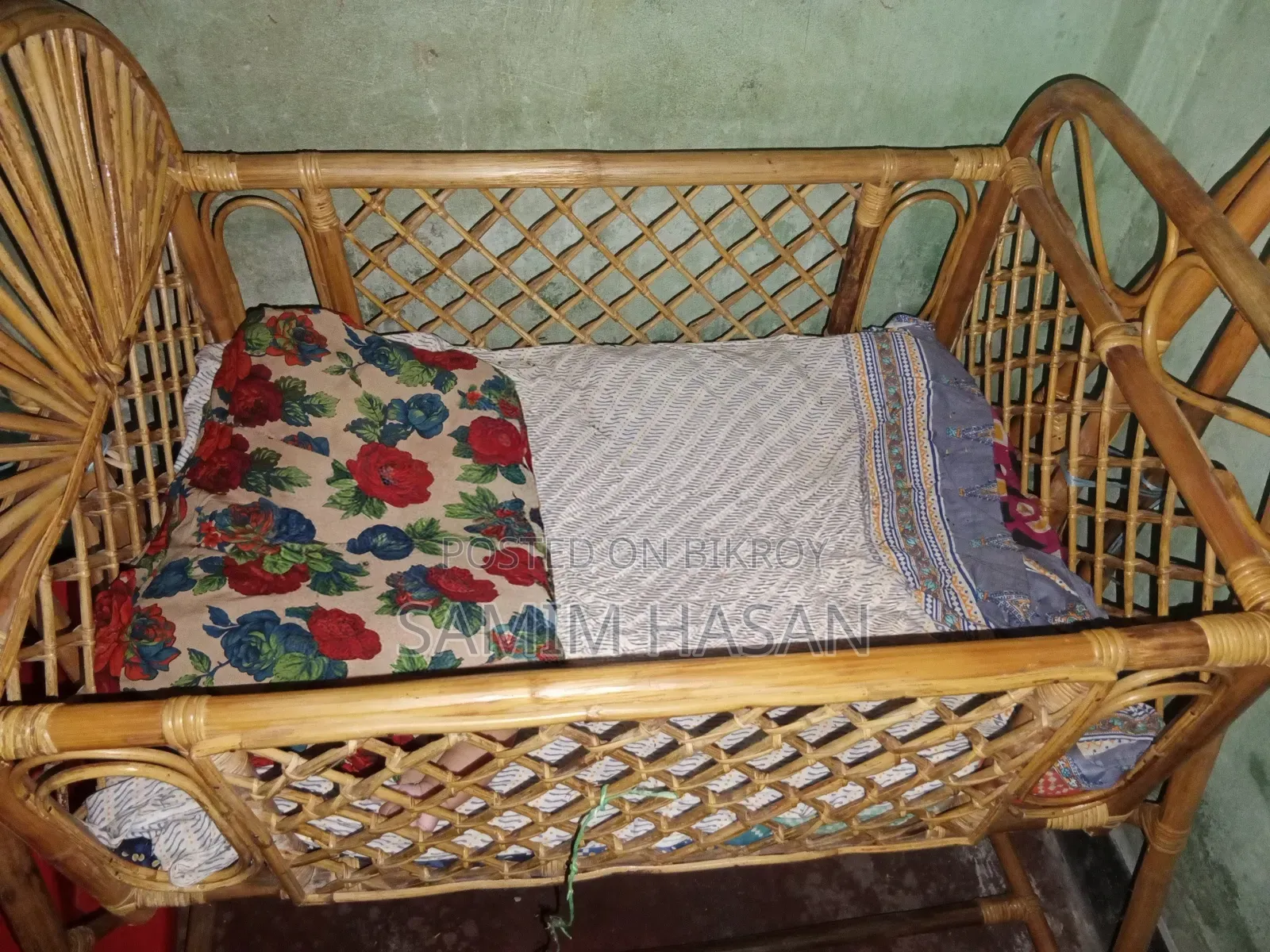 বাচ্চাদের দোলনা