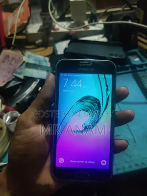 Samsung Galaxy J2 8 GB Black
